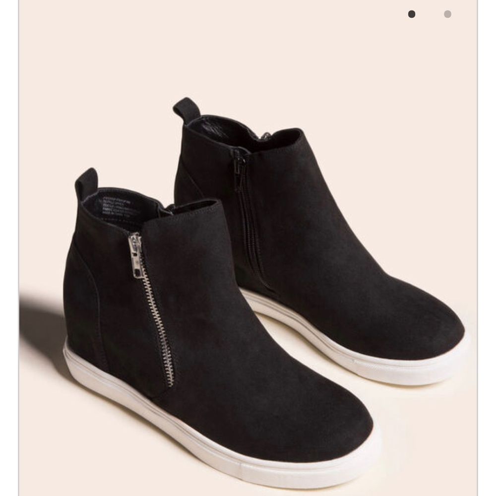 Size 9 Madden Girl- black women’s wedge shoes